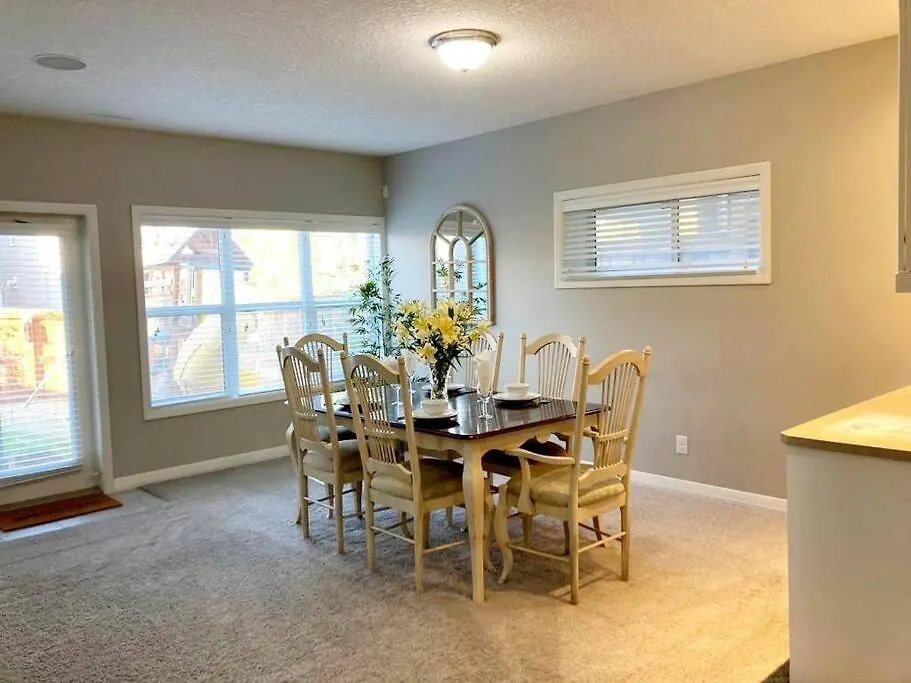 Apartamento Mahogany Escape - Your Calgary Oasis Canadá